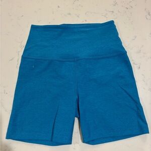 Beyond Yoga keep the pace high waited bike shorts 5”